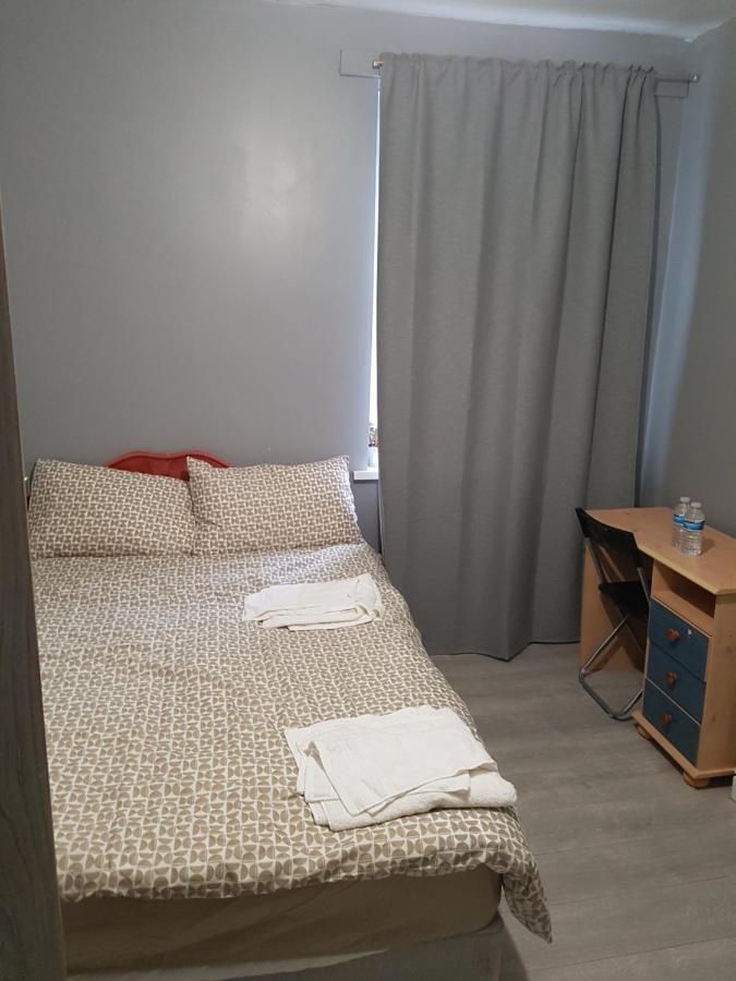 Atlas Road Guest House คาร์ดิฟฟ์ ภายนอก รูปภาพ